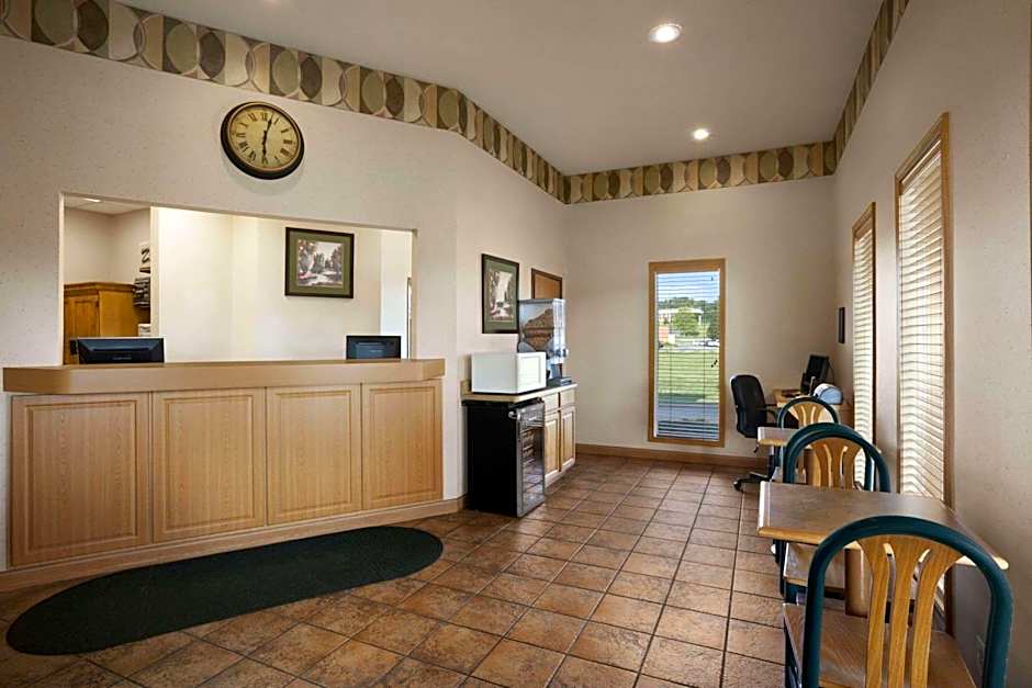 Super 8 by Wyndham Collinsville St. Louis