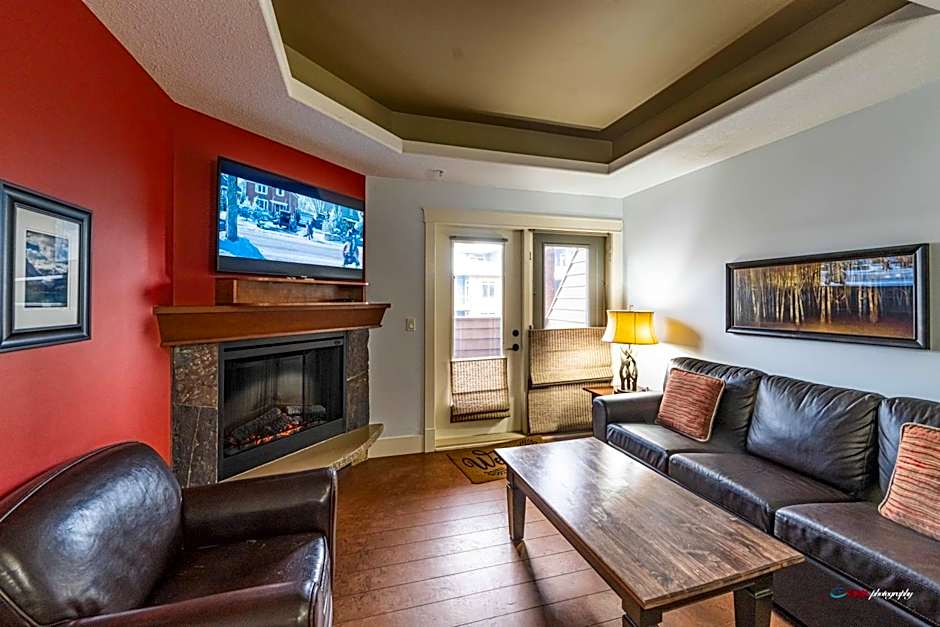 Solara Suite with Indoor Pool / Hot tub / Parking