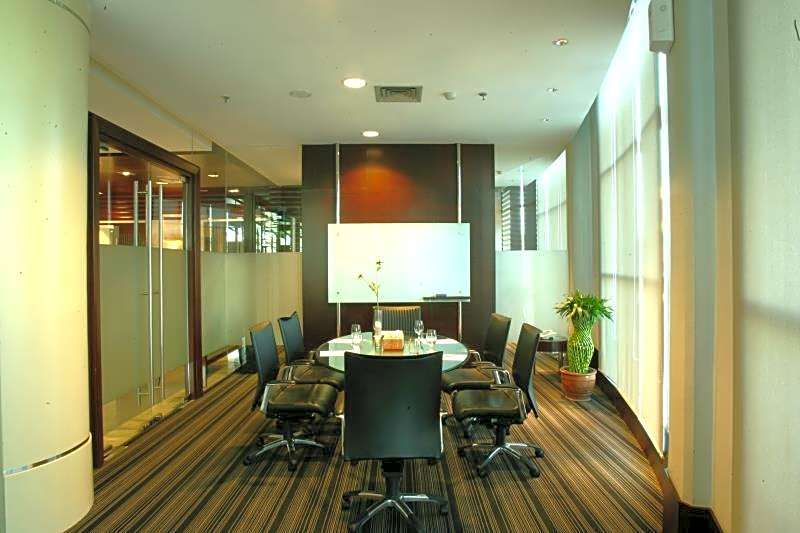 President Executive Club – Bekasi, ID