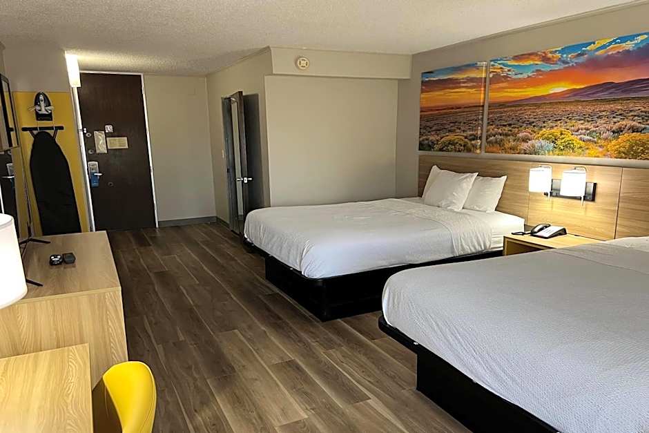 Days Inn by Wyndham Norman