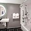 La Quinta Inn & Suites by Wyndham Rosemont/O Hare