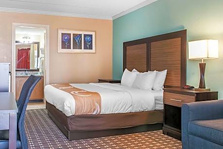 Queen Room - Smoking