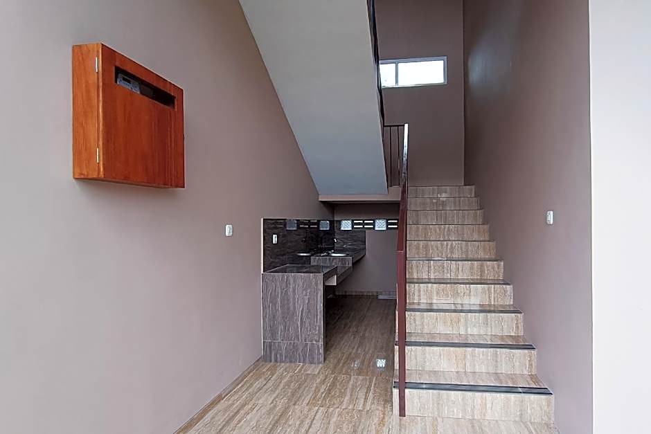 OYO Life 93497 Griya Kost Rr