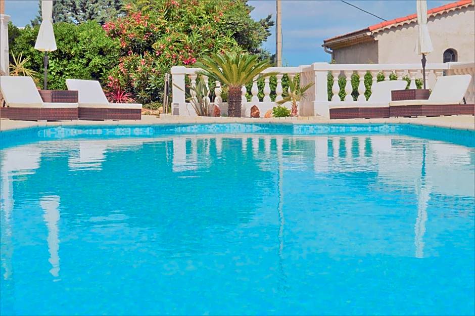 Villa La Terre Des Lauriers