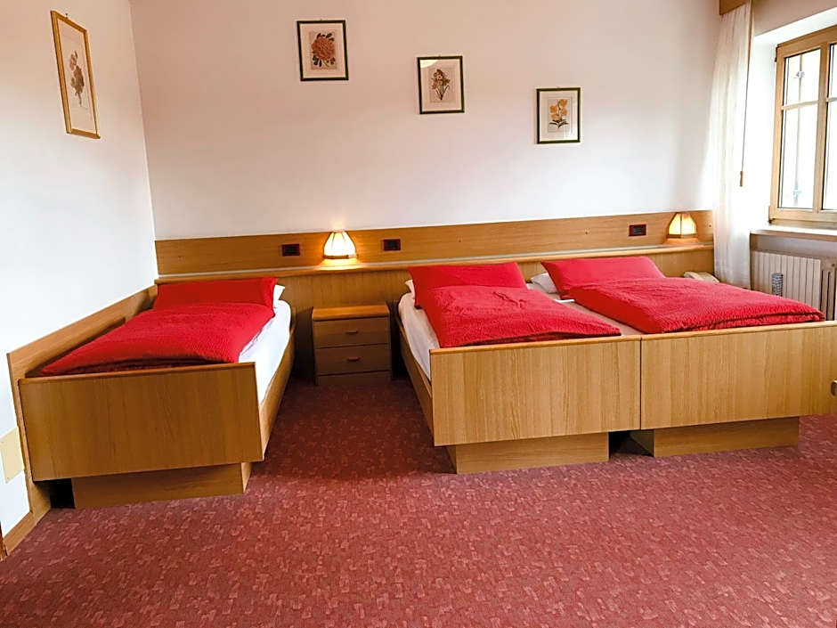 Rifugio Capanna Passo Valles