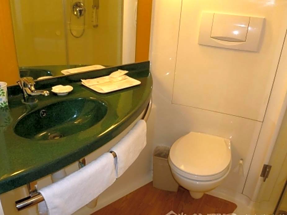 ibis Zhongshan Huangpu