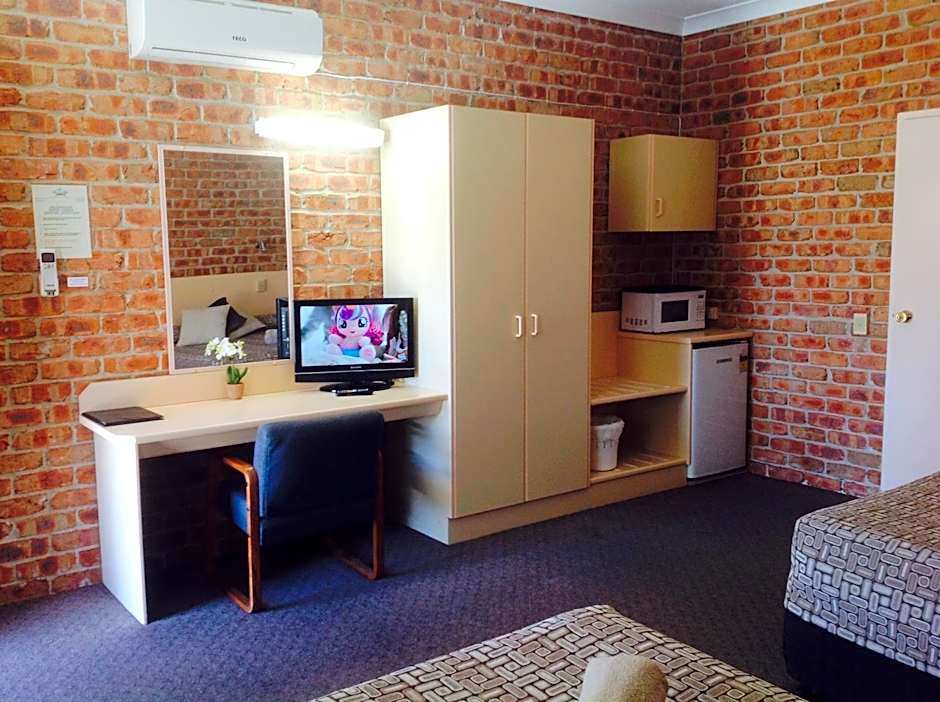Gloucester Country Lodge Motel
