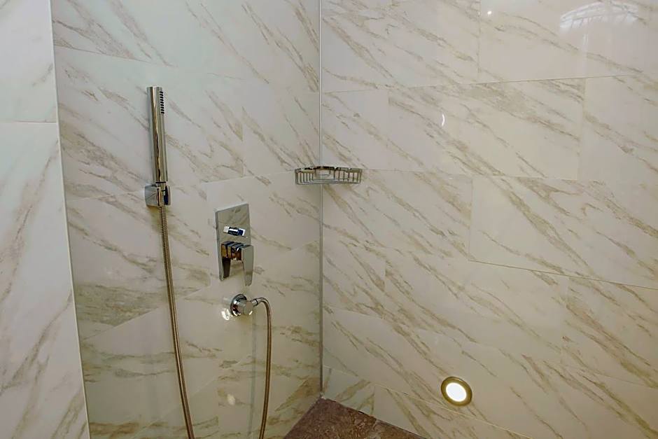 Kleopatra Suit Hotel