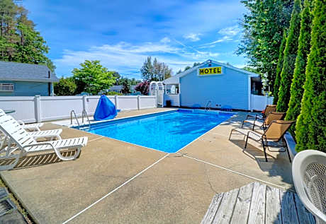 Brookside Inn & Cottages