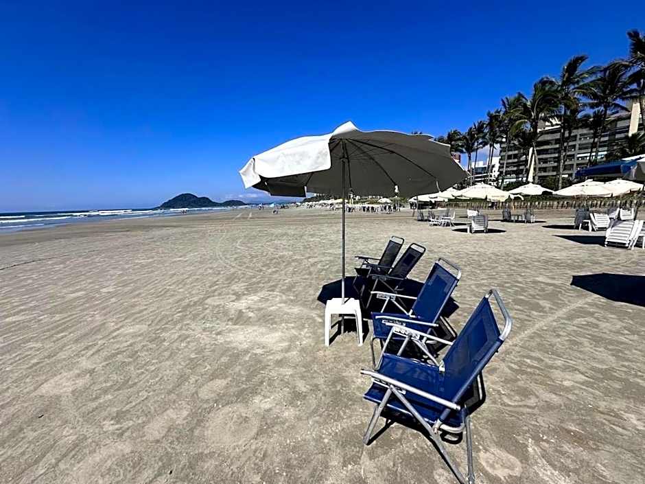 Apartment right on the sand in Riviera de São Lourenço