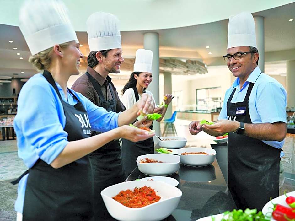 TUI BLUE Palm Garden