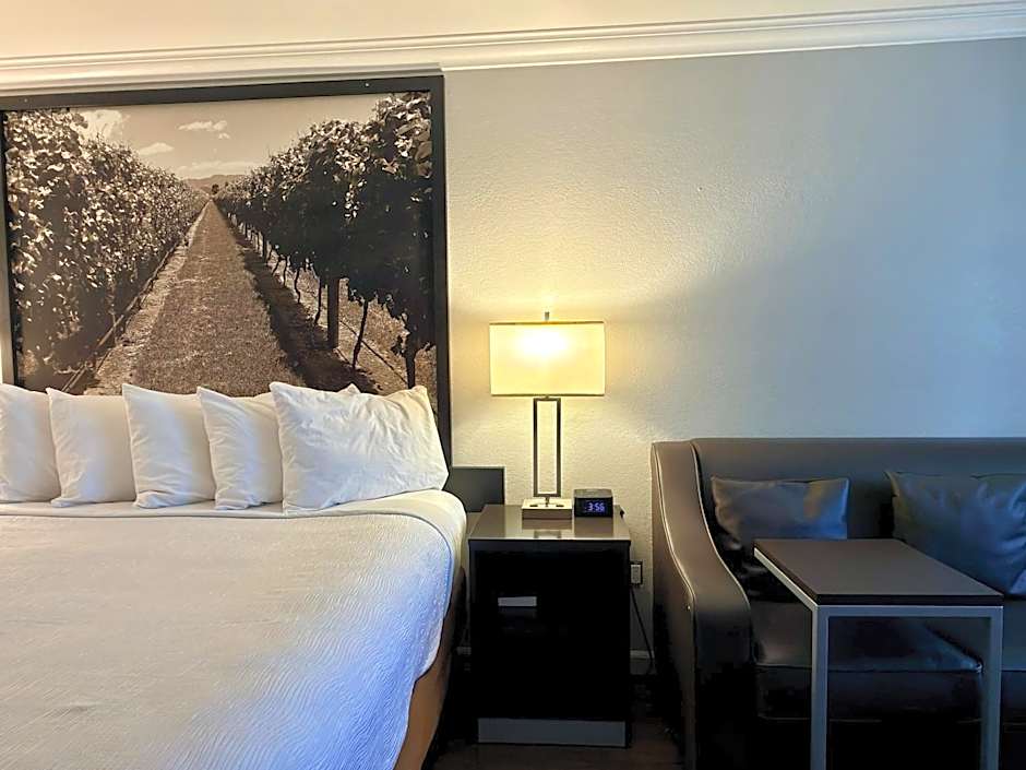 The Orchard Hotel Ukiah Wine Country Free Breakfast, Pool, & Hot Tub