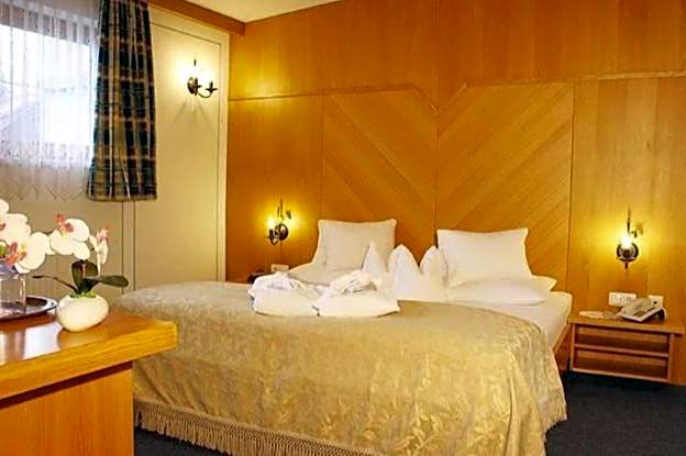 Hotel Edelweiẞ garni - b&b