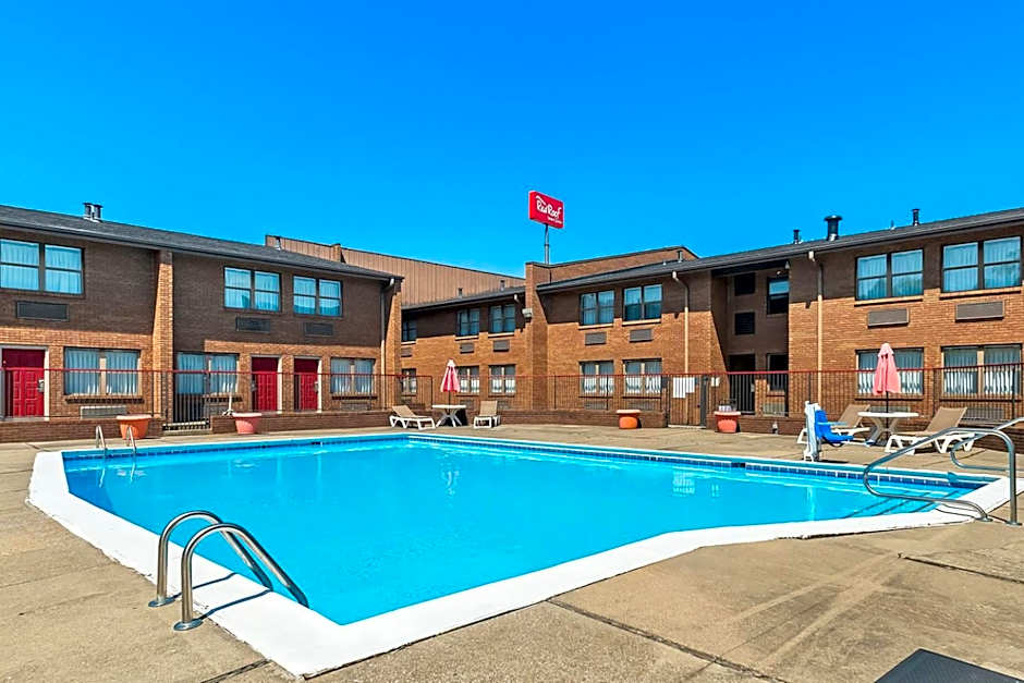 Red Roof Inn & Suites Lexington - Hamburg
