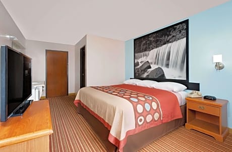 1 King Bed Non-Smoking