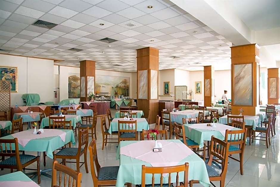 Tsokkos Paradise Holiday Village