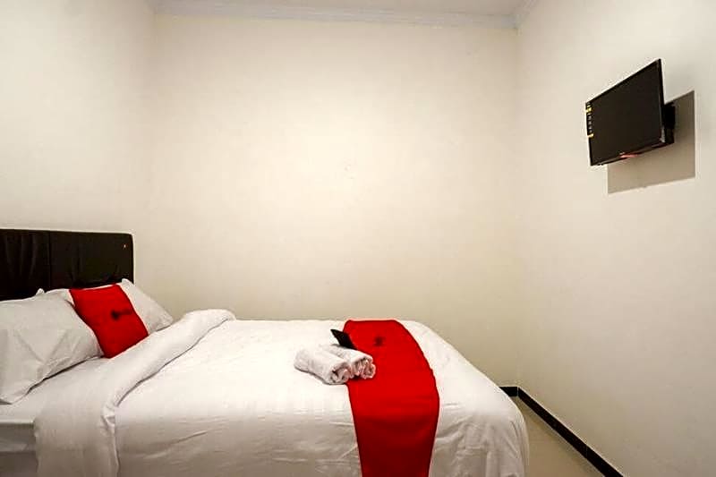RedDoorz @ Losari Area 2 Makassar