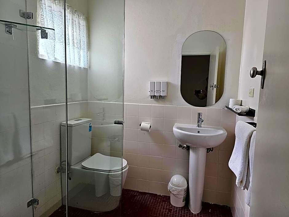 Country Lodge Motor Inn