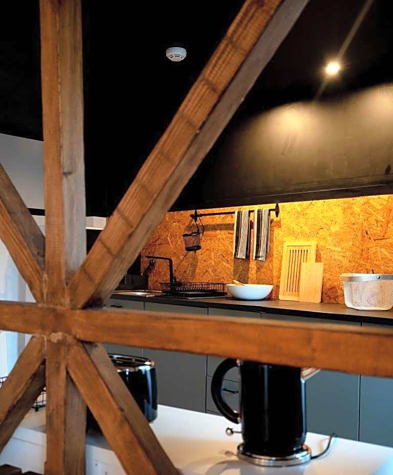 Inn Door 21 - Hostel & Suite