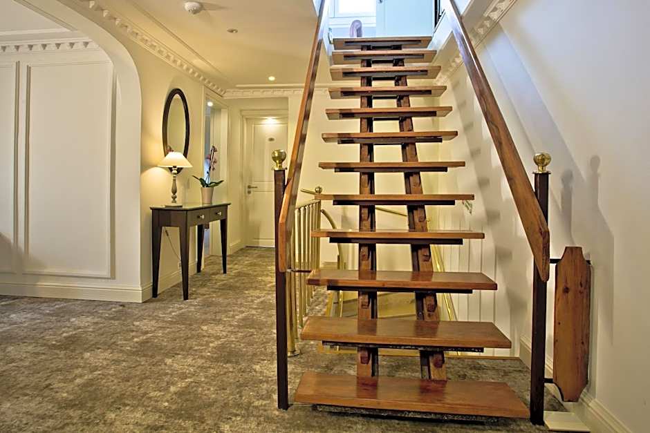 Villa Blanche Hotel SPA & Garden Pool