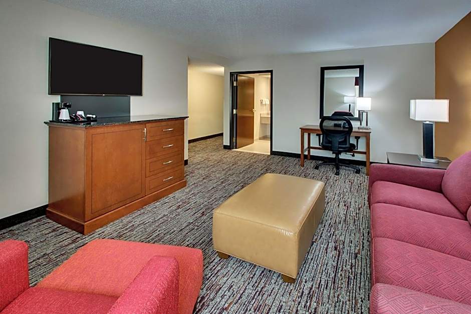 Drury Inn and Suites Bowling Green