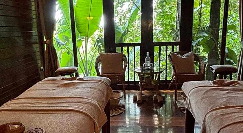 Ambong Pool Villas - Private Pool