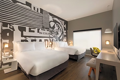 Quadruple Room with Two Queen Beds and Roll-In Shower - Disability Access/Non Smoking