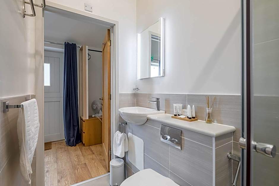 King Deluxe Ensuite with Courtyard View - Venn