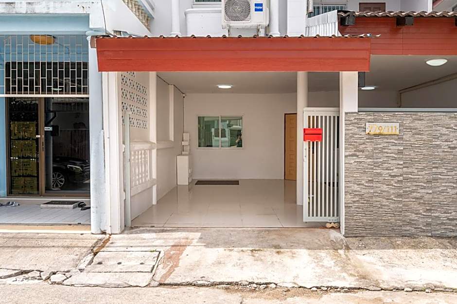 MIQ HK111-4BR Home Ratchada-Huaykwang 14PAX