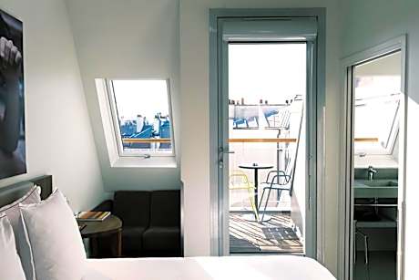 Double Room with City View - Top Floor