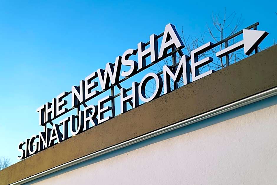 THE NEWSHA SIGNATURE HOME