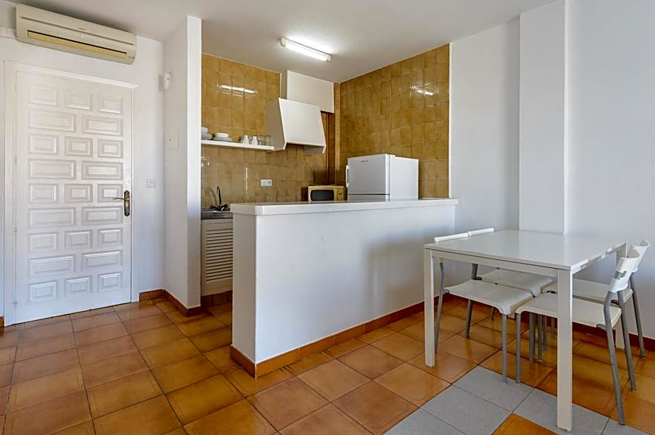 Apartamentos San Antonio Beach