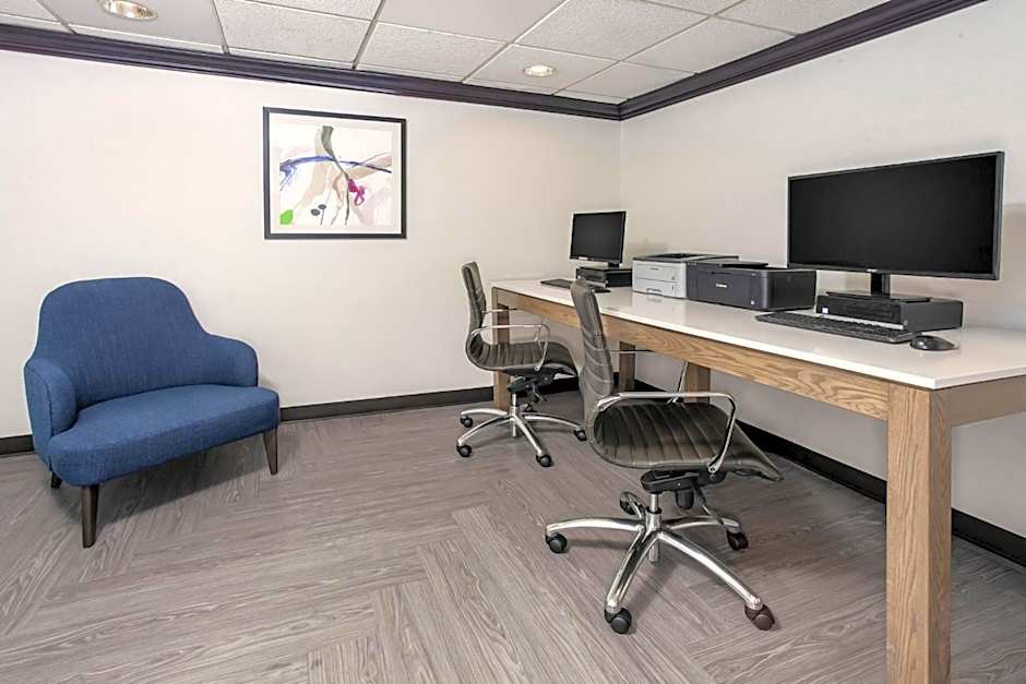 Staybridge Suites Williamsville - Buffalo