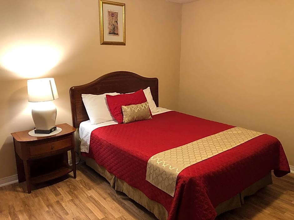 Photo 1 of 5 of Standard 1 Queen Bed