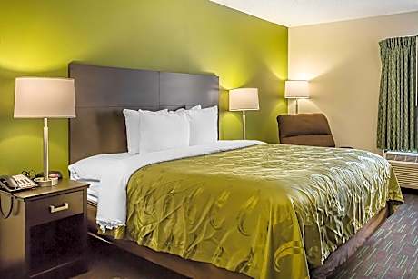 1 King Bed, Nonsmoking