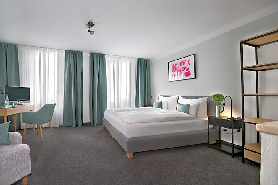 Hotel Rotkreuzplatz