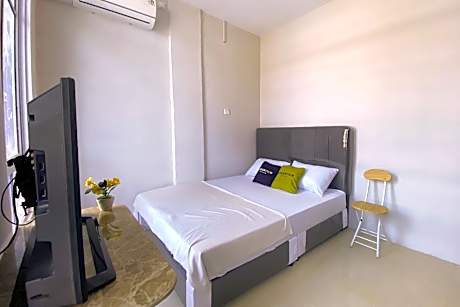 Urbanview Hotel near DC Mall Crown Homestay Batam
