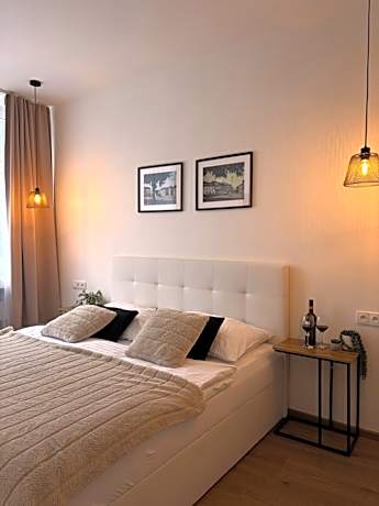 Morava apartmán 7 manželská postel a postel pro 3 osobu, parkování zdarma Šafaříkova 855 Uherské Hradiště