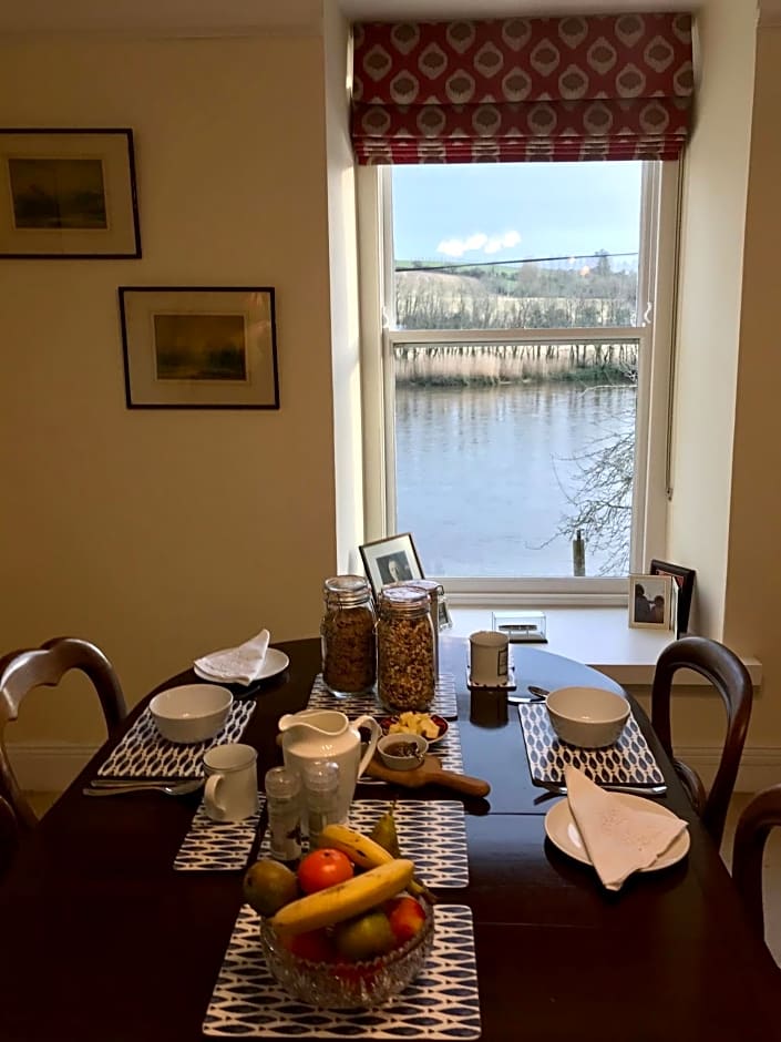 Riverbank House Bed and Breakfast Innishannon
