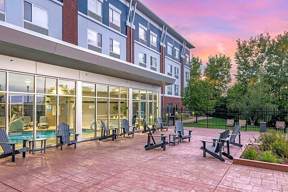 Cambria Hotel Minneapolis Maple Grove