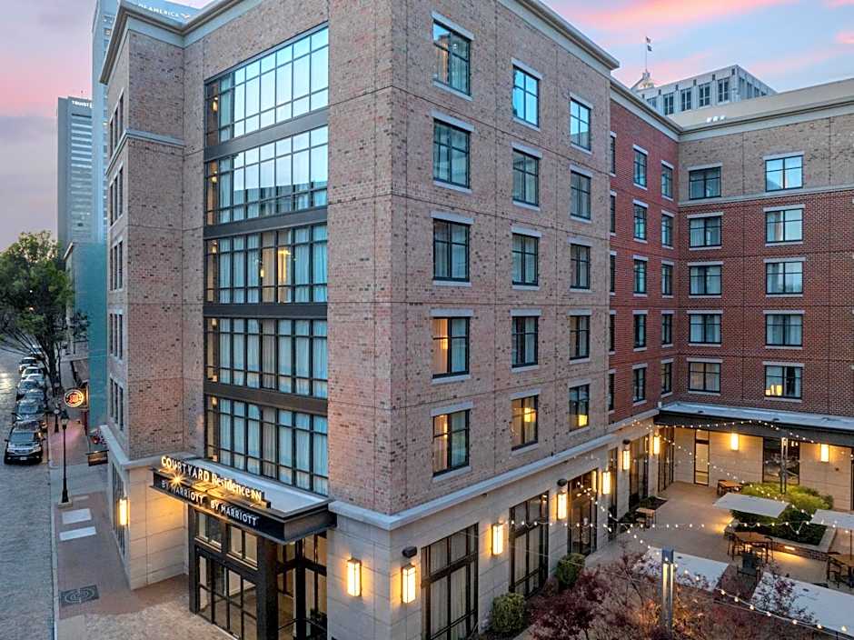 Courtyard by Marriott Richmond Downtown
