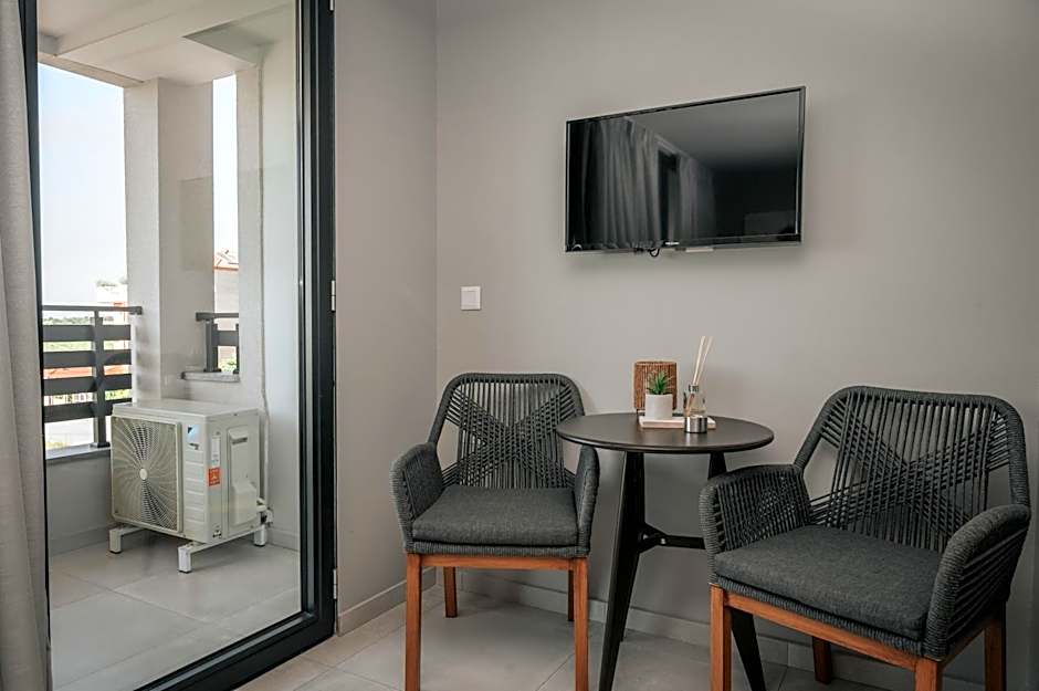 Elizabeth Queen Luxury Rooms