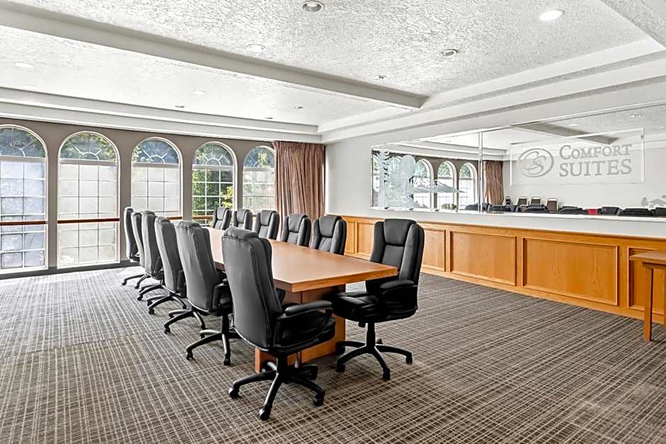 Comfort Suites Clackamas