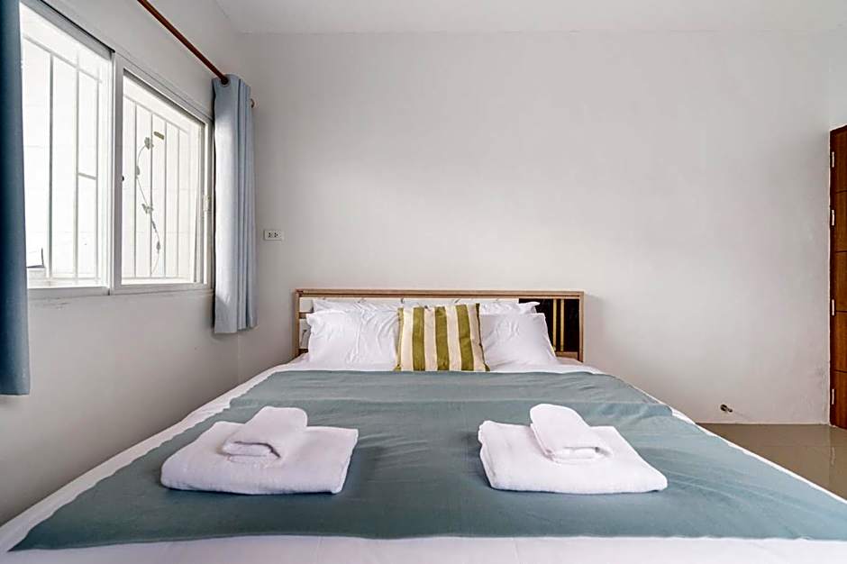 MIQ HK111-4BR Home Ratchada-Huaykwang 14PAX