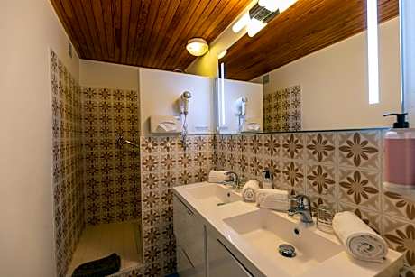 Connecting Quadruple Room
