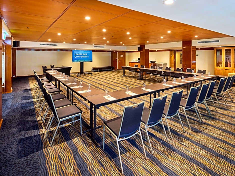 Pullman Reef Hotel Casino