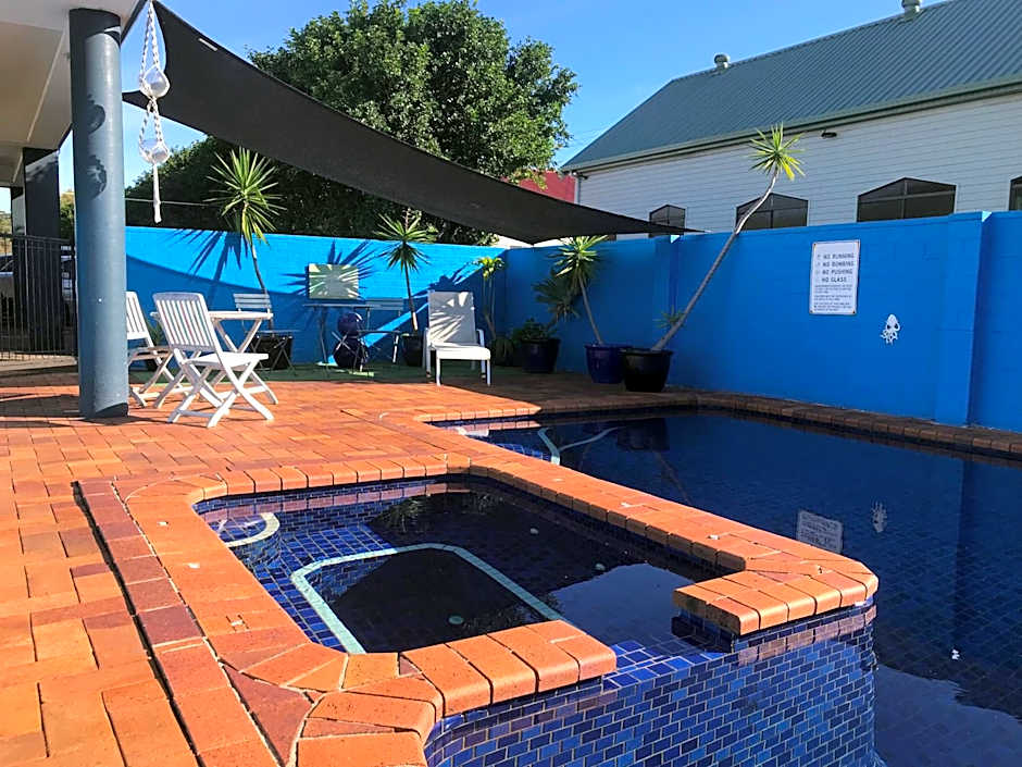 Blue Pelican Motel