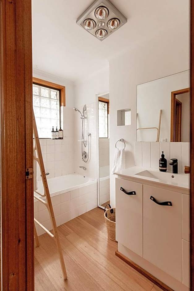 Seagrass Coastal Retreat with direct beach access