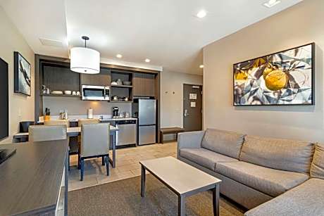 Queen Suite with Two Queen Beds and Sofa Bed