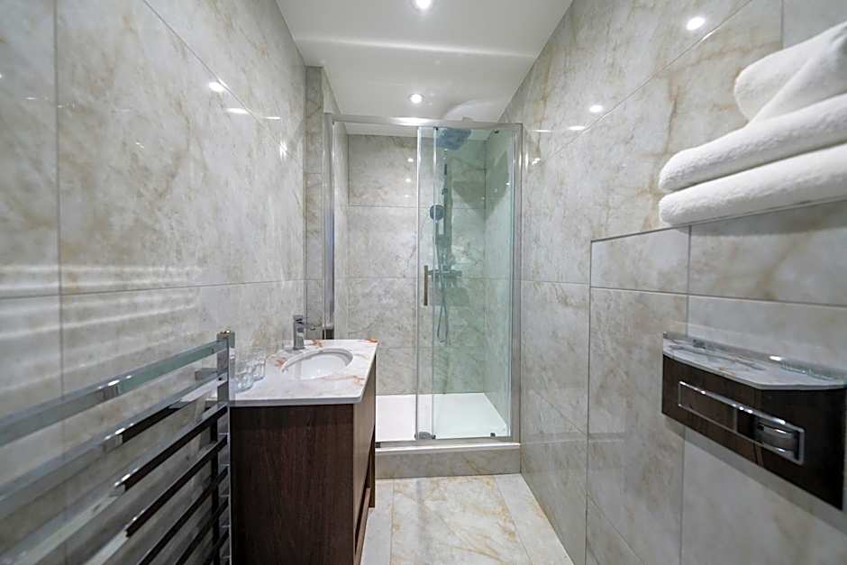 Uno Thames Hotel Maidenhead -Reopened Brand New Again